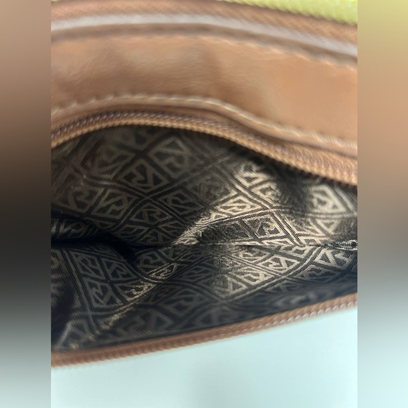 Relic Women’s Takeaway Scalloped Clutch in Great Condition - Picture 6 of 12